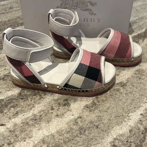 Burberry kids sandal - Picture 3 of 8